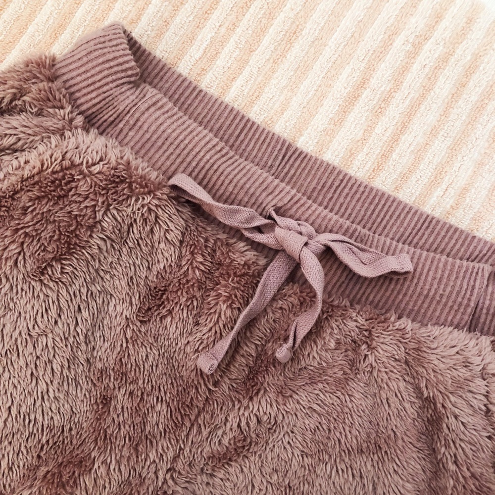 ❤️SOLD❤️ NWOT Faux Fur Pink Joggers